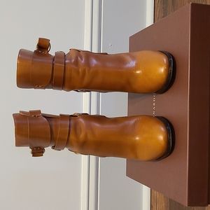 Ankle leather boots